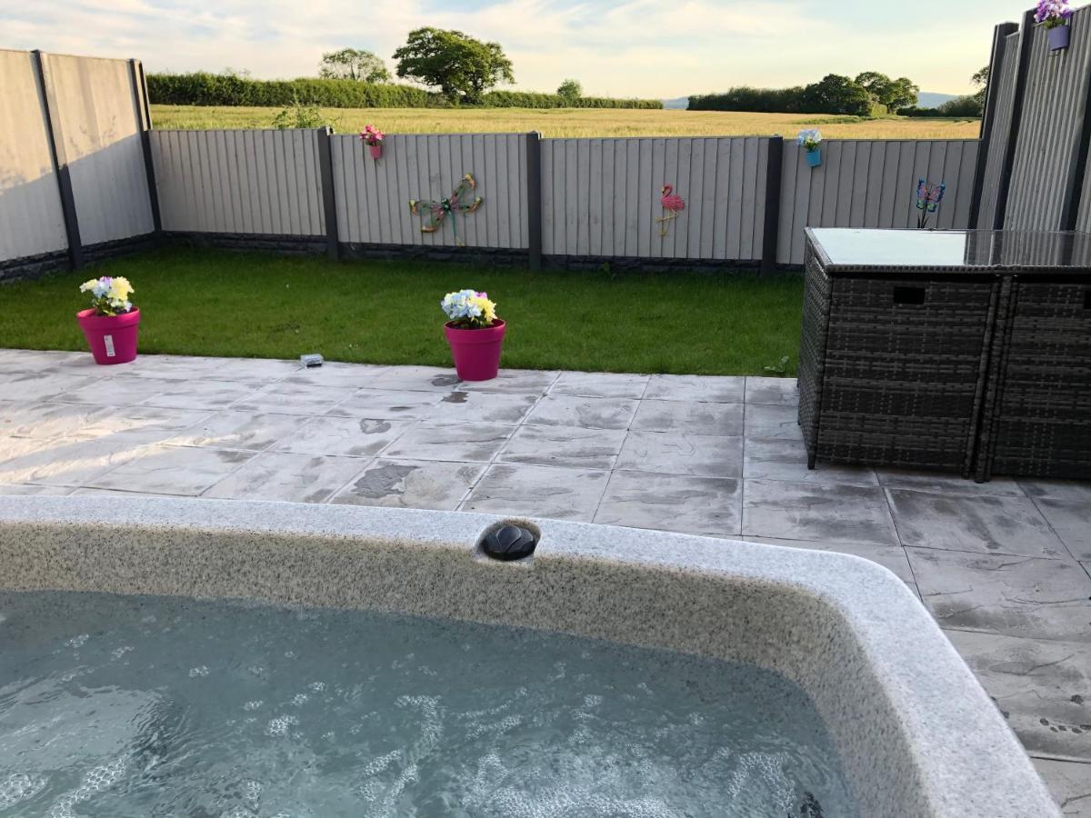 Dwylig Isa Holiday Cottages Rhuddlan Eksteriør billede